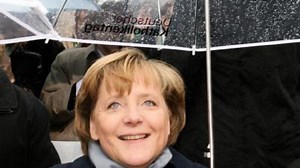 Sauer nennt seine Ehefrau Angela Merkel "Frau Kanzlerin"