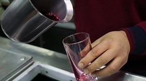 clip-1012646186-turkish-turnip-juice--salgam-suyu