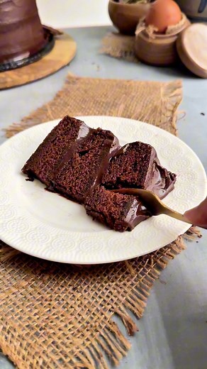 3.5M views · 54K reactions | This 6 layered Dreamy Chocolate Cake...