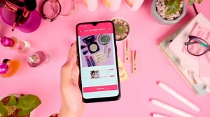 I-promote ang Avon products niyo like a pro when you download the #AvonOn app–para tuloy-tuloy ang beauty business niyo! Mag-ON ka na today! App Store: https://apple.co/2QFEctz Google Play: http://bit.ly/3114R8N | Avon Philippines