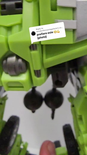 Exploring the Jinbao Devastator Combiner Figure