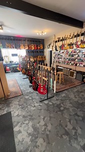 💋Epiphone Les Paul Custom Prophecy Plus GX💋 . Epiphone nailed it on this one. Ebony fingerboard, curly maple top, gold hardware and this one had been upgraded to Seymour Duncan pickups (‘59/Custom). $599 w/HSC | Collar City Guitars