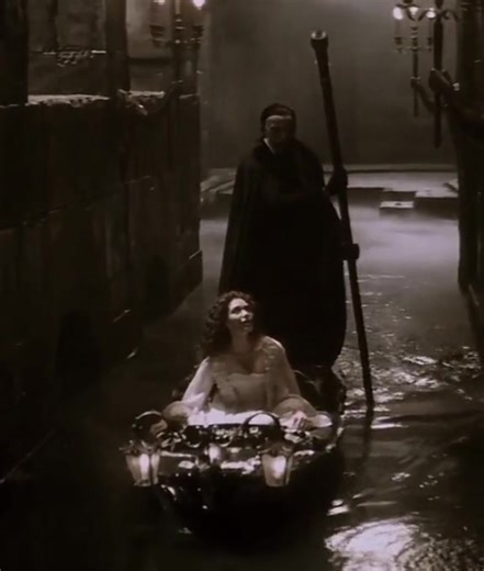 O Fantasma da Ópera ( 2004) 🖤🎬👻🌹🎭 Filme lindo... | Sinistro . Com/Dark