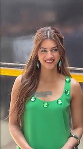 Just look at this beauty💕✨👀#buzzzookascrolls #kritisanon