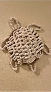 Coastal Rope Sea Turtle Wreath Dollar Tree DIY #BeachDIY #dollartreediy | Crafty Beach