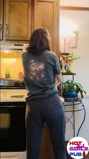 Hot Girl Farting Super Loud In The Kitchen!