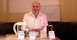 Fallece de COVID-19 Johann Biacsics, el reconocido antivacunas  que trató de curarse con lejía