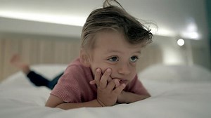 Hypnotized Little Boy Watching Tv Screen: vídeo stock (100% livre de direitos) 1104615481 | Shutterstock