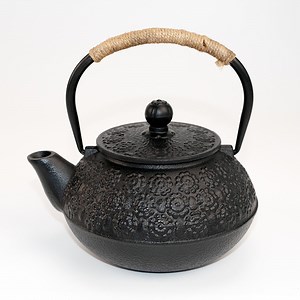 [Hot Item] 800 Ml Outdoor Camp Tea Pot with Infuser Cast Iron Teapot