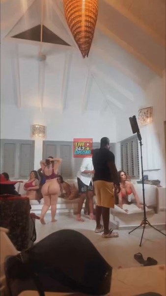 Instagram Models Naked On Live https://t.co/wia2jeoKHA