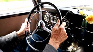 Ah... aquellos maravillosos coches... En breve te contamos cómo era eso de conducir un Mercedes-Benz 170 DS de 1946 por las carreteras de Alemania | Motorpasión