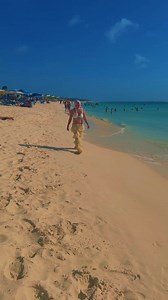 La vida de playita - La Señorita Influencer en la playa