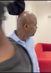 HOTEL KOMARKA Para comprar o seu ingresso via WhatsApp, siga estes passos simples: 1. *Efetue o pagamento* por referência via *Multicaixa Express*: *Entidade:* 00592 *Referência:* 948096842 2. Confira a *Lista de Preços*: *VIP Central:* 20.000kz *VIP Lateral:* 15.000kz *Camarote:* 10.000kz 3. Após o pagamento, envie o *comprovante* para este WhatsApp: *948096842* 📲. ✅ Assim que o pagamento for confirmado, enviaremos o seu ingresso em formato de *Código QR*. Se preferir, pode comprar diretamente