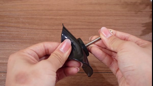 Suzile 12 Pcs Glass Clamp Suction Cup Clamp Set Convertible Top Repair Kit for Car Body Repair Convertible Glass Windshield Gluing, Red