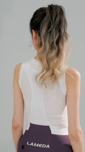 20 reactions | Summer is here, bringing with it this moisture-wicking and breathable base layer for female riders. Stay comfortable while cycling in the summer! #lameda #lamedacycling #womencycling #cyclingbaselayer | Lameda | Facebook