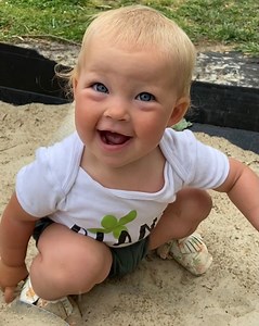 Bridgette’s party in the sandbox with her ducks 🏖 | Plant Based Gabriel