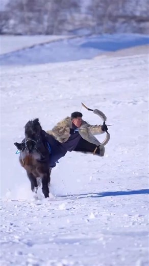 This horse archery posture, armed with bow and arrow and able to shoot while riding from horseback