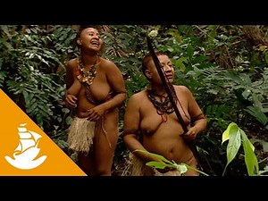 Akuntsu women hunting