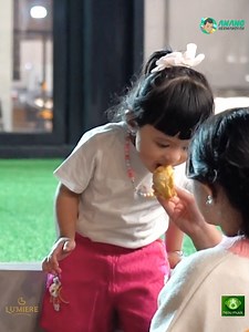 Ameena lahap banget makan duren gaesss, lucu banget | Anang Hermansyah