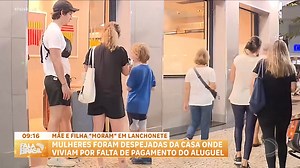 14K views · 308 reactions | Mãe e filha foram despejadas da casa onde viviam no Rio de Janeiro. Desde então, passam os dias em uma lanchonete na zona sul da cidade. Moradores relatam que as duas rejeitam ajuda mesmo estando em situação vulnerável. | Fala Brasil | Facebook