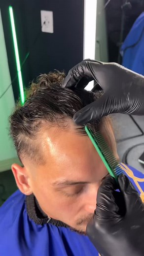 How I front taper someone with receding corners💈 Book now link in bio @officiallyjl #barbershop #haircut #barbergang #youngbarber #atlantabarber #lasvegasbarber #barberconnect #barbersinctv #fade #wichitaks #barberworld #sandiegobarber #barber #kansasbarber #afro #hairtransformation #dallasbarber #blackbarber #texasbarber #atlbarber #officiallyjl #barberlife #taper #360wavesprocess #waves | Justin Lewis