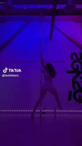 Beginner Spin Pole Combo: Discover Fun Tricks