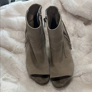 Kenneth Cole Reaction Beige Peep-Toe Ankle Booties