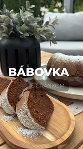 #recept GRANKOVA BABOVKA Babovka ktoru zvladnu aj deti, jednoducha, rychla, hrncekova, malo surovin a este je aj popularna 😂🙏🏼 ked som ju raz zdielala na storkach zavalili ma nasledne fotky ako ste ju okamzite piekli a niektore ju peciete doteraz. Takze pre tych co tento recept este nemate… ulozte si ✨🫶🏻🙏🏼 Potrebujeme: 3 vajicka 1/2 hrnceka (250ml) oleja 1 hrncek trstinoveho cukru 1 balik trstinoveho vanilkoveho cukru 1 hrncek bielej hladkej spaldovej muky 1 hrncek granka 1 kyslu smotanu 