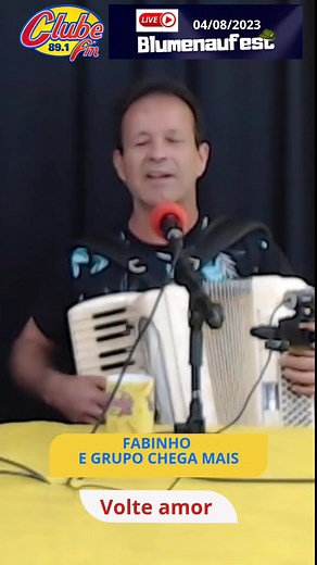 Live do Blumenaufest com apresentação de Elza Aparecida, toda sexta-feira das 16 às 18h. Toda semana músicos convidados fazem a festa pelo Facebook e canal do Youtube da Clube FM Blumenau. | Rádio Clube Blumenau