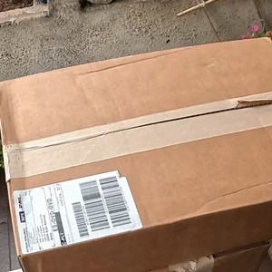 Cant wait to see this full install! @cucathevan MINI ESTUFA DE LEÑA 🪵 para nuestra casita con ruedas 🚐 Nos hace mucha ilusión, no podemos parar de mirarla 🥹 Decantarnos por una estufa de leña no ha sido fácil porque ya sabéis que tenemos muy poquito espacio en La Cuca… pero ha sido una de las mejores compras que hemos hecho. No tenemos ducha pero tenemos estufa de leña 🤣 Decidimos confiar en #cubic porque tienen muchos años de experiencia fabricando este tipo de estufas y habíamos oído mucho