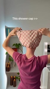 25K views · 120 reactions | Người thiết kế ra cái shower cap này chắc chắn là phụ nữ 廊 Chỉ phụ nữ mới hiểu được cái sự tinh tế này thôi ￼ | Dâu tây nhỏ | Facebook