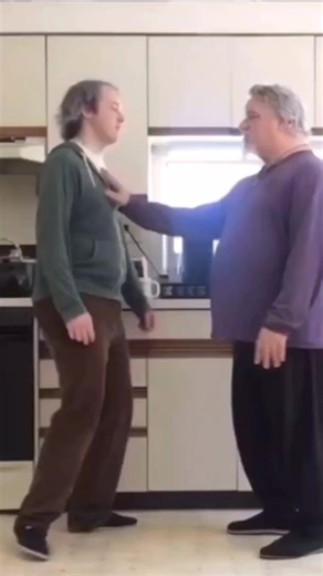 Chi Blast gone wrong... #wingchun #vingtsun #kungfu #martialartist #justforfun #comedy | Derek Chan - Ko Fung Martial Art