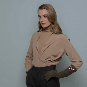 She's extraordinary presenting fine jewellery, but model Ania...