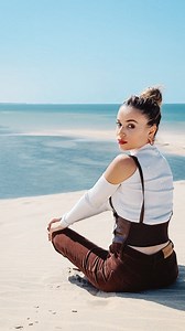 مرة مرة كندير تخربيقة و كان سميها Experience😋 La Chanson du téléfilm LI TCHHA KHATRI avec @soukaina.darabil1 réalisé par @sawabdriss_officiel diffusée pendant ramadan et disponible sur YouTube ❤ Et réellement elle résume mon mindset 😋 | Ahlam ZAIMI