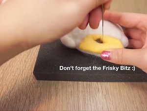 DIY Neko Atsume Needlefelt Cats! By: Maqaroon / Cute Life Hacks | MetDaan DIY