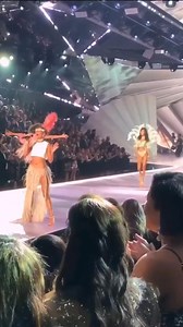 1.4K views · 183 reactions | #bellahadid 懶 | Victoria's Secret Models | Facebook