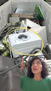 🚯 Une machine à laver abandonnée, c’est 60kg de déchets à gérer ! Plus on répare, moins on crée de déchets. CQFD. 👍 L’année dernière, 250.000 appareils ont été réparés, ce qui correspond à 15 millions de tonnes de déchets évités. #journéedelaterre #déchets #moinsdedéchets #plusderéparation #électroménager #secondevie #murfy | Murfy.fr