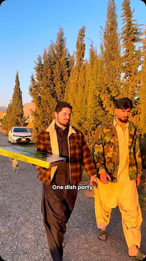 No Fancy Setups . . . . #OneDishParty #FriendsDinner #PotluckVibes #FruitParty #DinnerWithFriends #GoodVibesOnly #ReelMoments #FriendshipGoals #PartyVibes #DesiFoodie #QuettaVibes #LifeInQuetta #BalochistanDiaries #PakistaniReels #DesiLifestyle #balochistanbeauty | Hujat Kasi