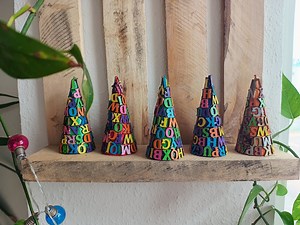 Schultüten mit Buchstaben, kleine Zuckertüten für Schulanfänger,Papier Zuckertüten, Holzbuchstaben,Geschenkidee Schulkinder, Zuckertütenfest - Etsy.de