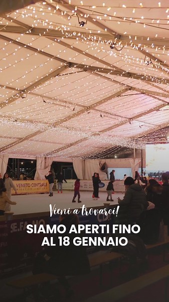 ✨ Fai come loro! Innamorati, famiglie, amici… tutti si divertono al Polar Park. ⛸️ La pista più grande del Triveneto ti aspetta e siamo aperti fino al 18 gennaio. Metti i pattini, entra in pista e goditi il momento. ❤️ Prendi per mano chi ami e vieni al Polar Park! #IceSkatingFun #TempoLibero #Vicenza