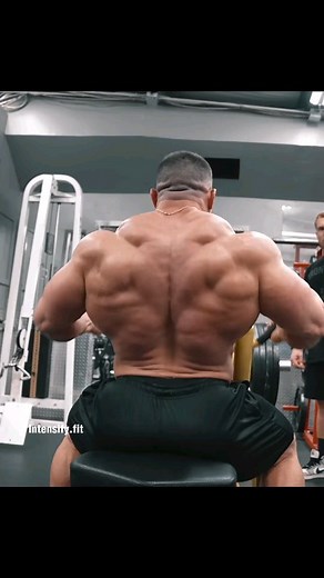 3.1K views · 410 reactions | Derek Lunsford back workout 勞. . . . . . . . . . . . . . . . . . . . . . . . #bodybuilding #fitness #gym #bodybuilder #motivation #fitnessmotivation #workout #gymlife #bodybuildingmotivation #gymmotivation #arnoldschwarzenegger #muscle #biceps #classicphysique #fit #naseerelsonbaty #oldschoolbodybuilding #gains #physique #mensphysique #ronniecoleman #fitnessmodel #arnold #jaycutler | Intensify.Fit | Facebook