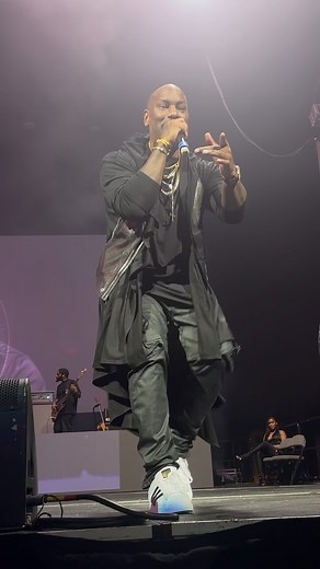 The ladies LOVE @tyrese 😍🔥 #hot105fm #rnbmusic #kaseyacenter #miami | HOT 105