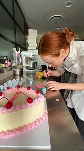2.1K views · 59 reactions | A day in my life as a cake decorator ‍☺️ #bakerylife #bakery #dayinmylife #dayinthelife #cakedecorating | Brooki Bakehouse | Facebook