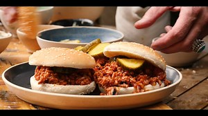 An American classic, made meat-free! You'll be guaranteed to be licking your fingers after trying this! | Meatless Farm | Facebook