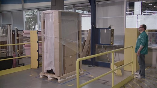 Time to boot up! After travelling from Hewlett Packard Enterprise in Houston, Texas, supercomputer #QURIOSITY is home in Ludwigshafen and soon ready to get to work. | BASF