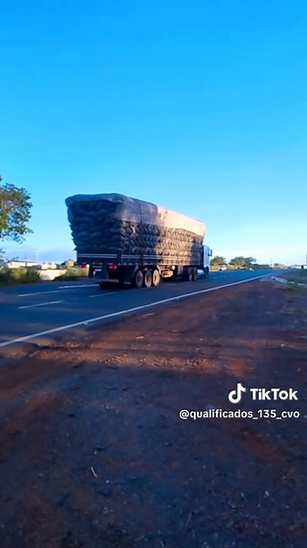 Carvoeiro sentido sul TREVÃO #chofer #carreteiros #curvelomg #video #LIVEIncentiveProgram @Caminhão na veia