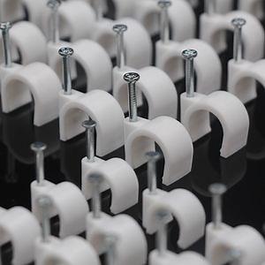 [Hot Item] 14mm R-Type Clip Cable Fixing Wire Clamp Nylon PE Screw Electricabl Wire Clips Plastic Cable Clamps