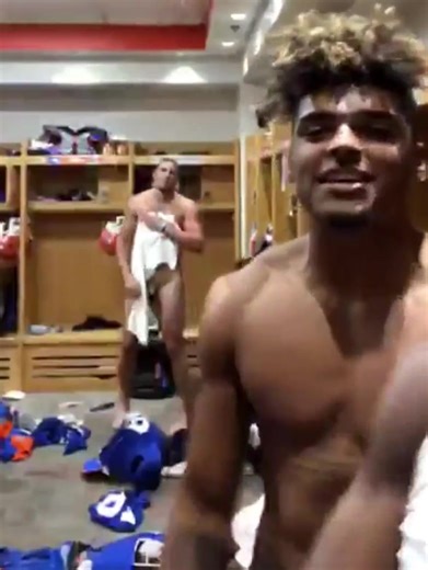 HOT BOYS IN THE LOCKERROOM NAKED
