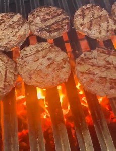 Gaucho Burgers... Grilled !! | El Gaucho Restaurant Aruba