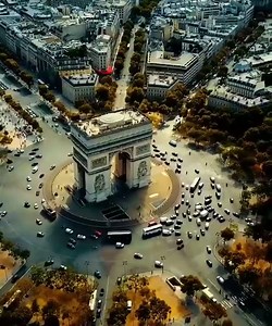 How ridiculously busy is this? 🇫🇷 | INSIDE Lifestyle